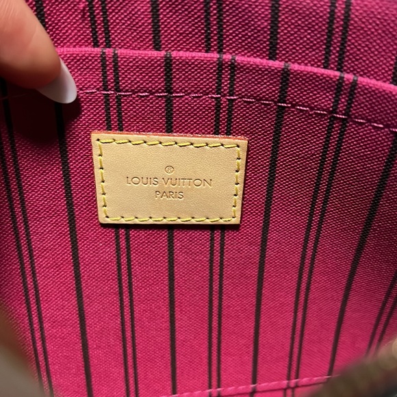 $500 Louis Vuitton neverfull pouch only! - Picture 4 of 6